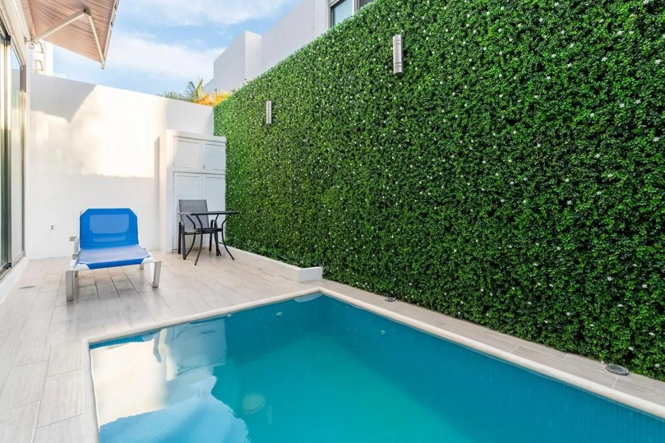 Wow! Gated House Wifi 5Rooms 12Pax Pool Private Cancun Holiday home